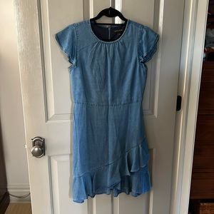 Banana Republic denim dress. Fitted and flattering. Zip up back. Worn once.